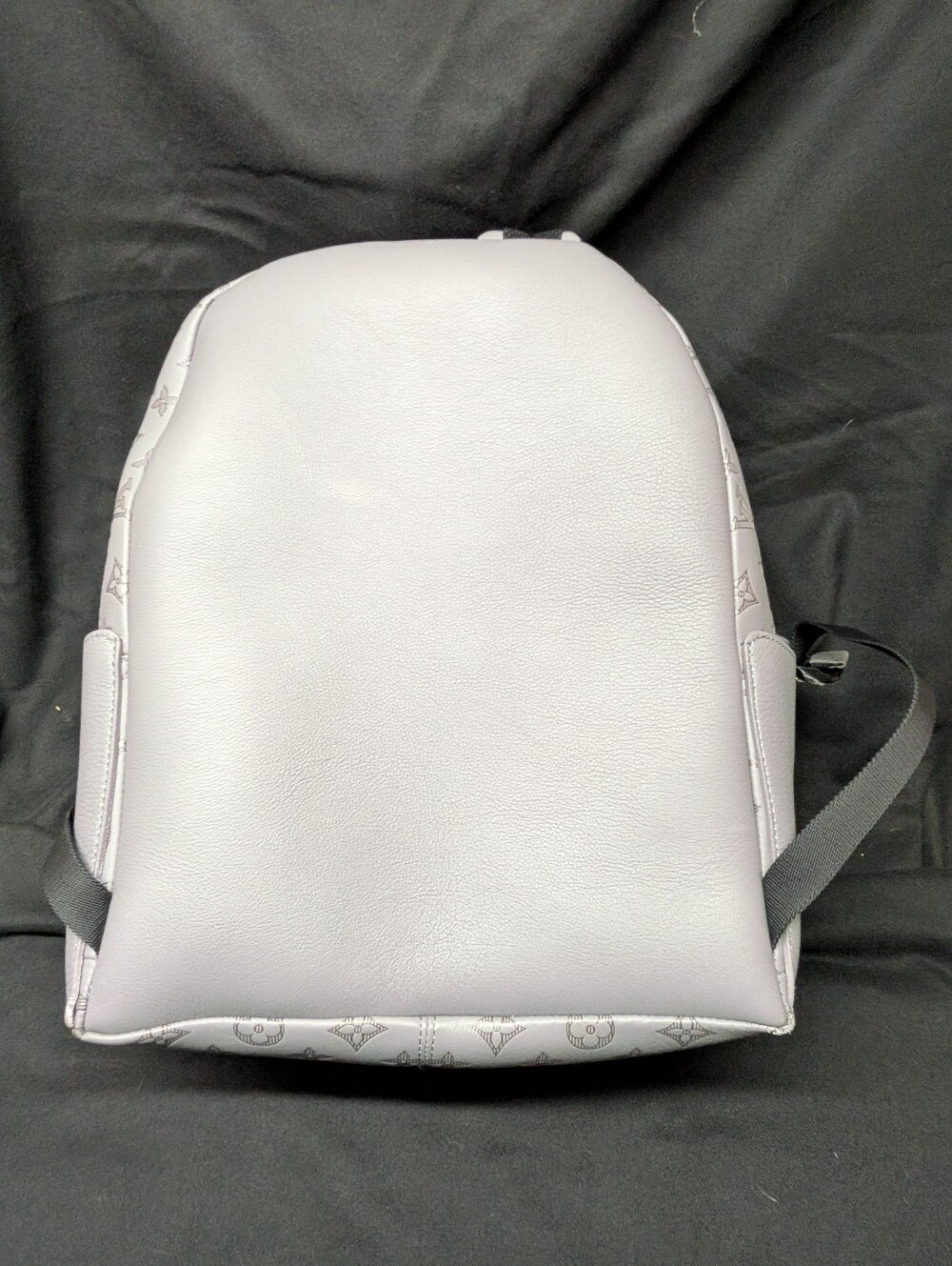 Louis Vuitton Discovery Backpack, Monogram Shadow, Anthracite Grey - Picture 4 of 13